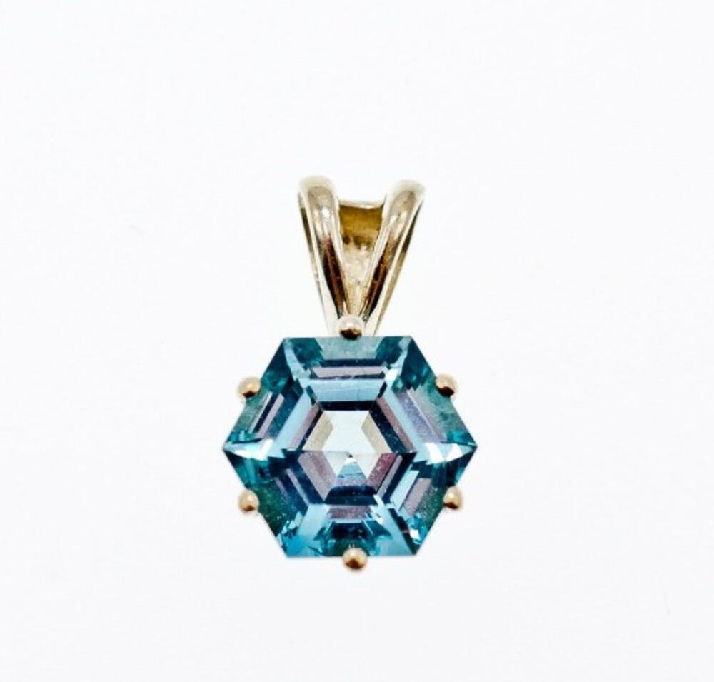 925 Sterling Silver Blue Topaz Pendant